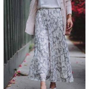 Banana Republic Sketched Floral Maxi Skirt Size 6